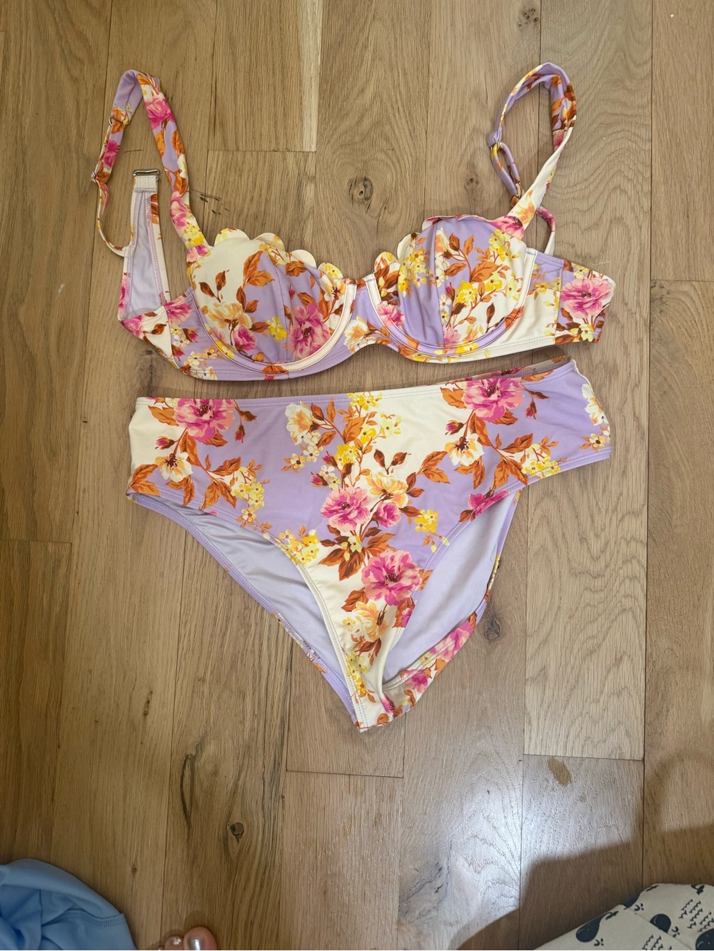 Cupshe Scallop Bikini Set
